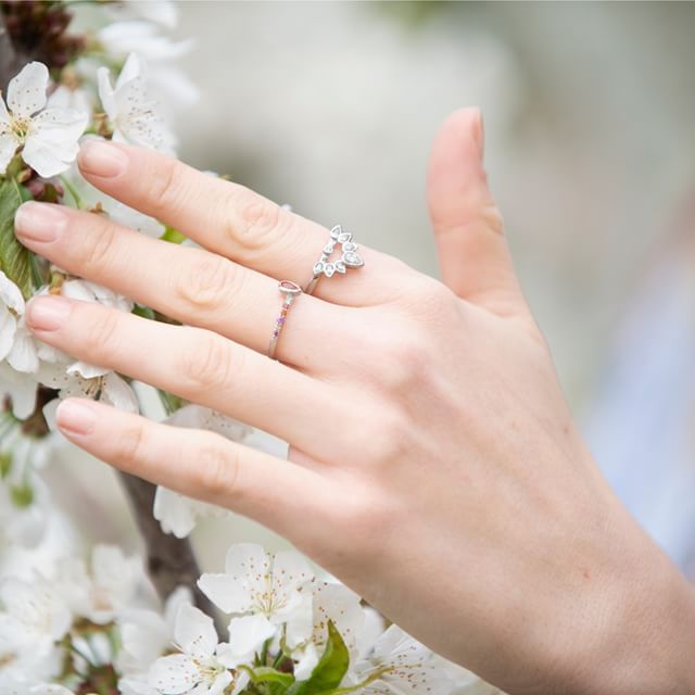♦️ EN COULEUR OU EN BLANC ? ♦️ Des bijoux en argent et oxydes de zirconium blancs ou de couleur, choisissez le vôtre.